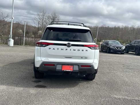 New 2026 Nissan Pathfinder SL image 5