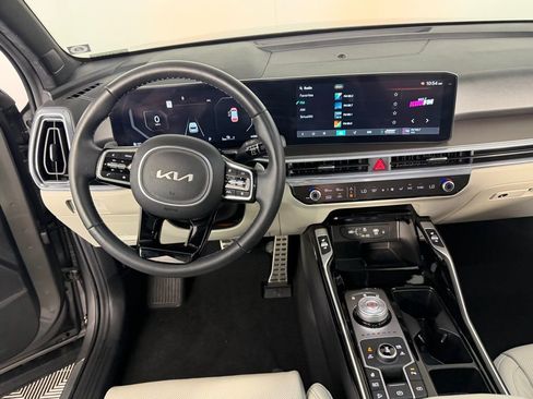 Used 2025 Kia Sorento SX Prestige image 14