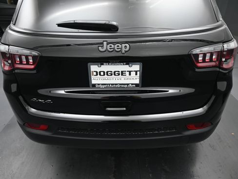 New 2026 Jeep Compass Latitude AWD/4WD image 10