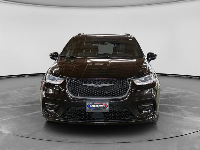 Used 2025 Chrysler Pacifica Limited FWD image 8