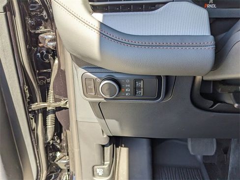 New 2025 Ford Explorer Active image 30