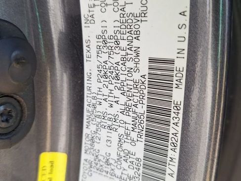 Used 2014 Toyota Tacoma PreRunner image 25