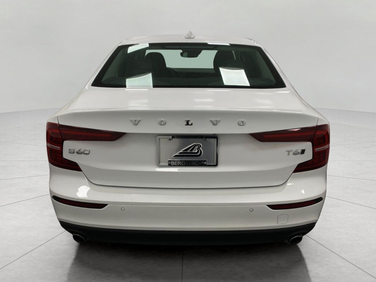 Used 2020 Volvo S60 T6 Momentum AWD/4WD image 4