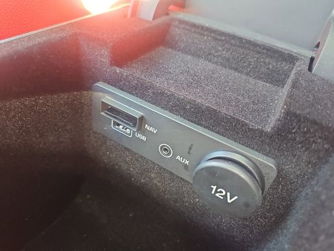 Used 2017 Jaguar F-PACE S image 25