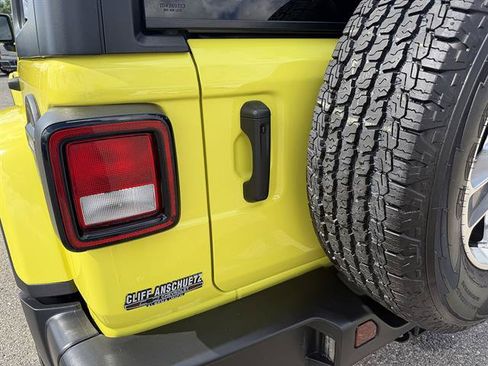 Used 2023 Jeep Wrangler Unlimited Sahara w/ Cold Weather Group AWD/4WD image 26
