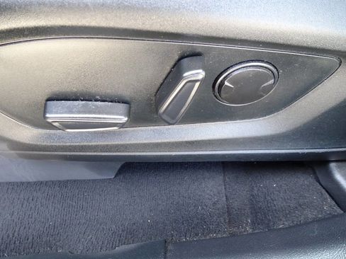 Used 2020 Ford Explorer XLT w/ Comfort Package AWD/4WD image 14