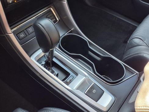 Used 2022 Subaru Ascent Limited w/ Technology Package image 22