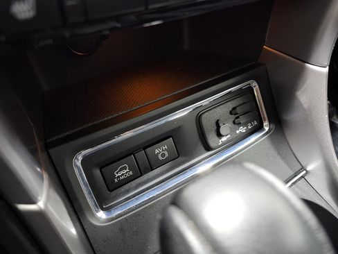 Used 2020 Subaru Ascent Premium w/ Convenience Package image 9