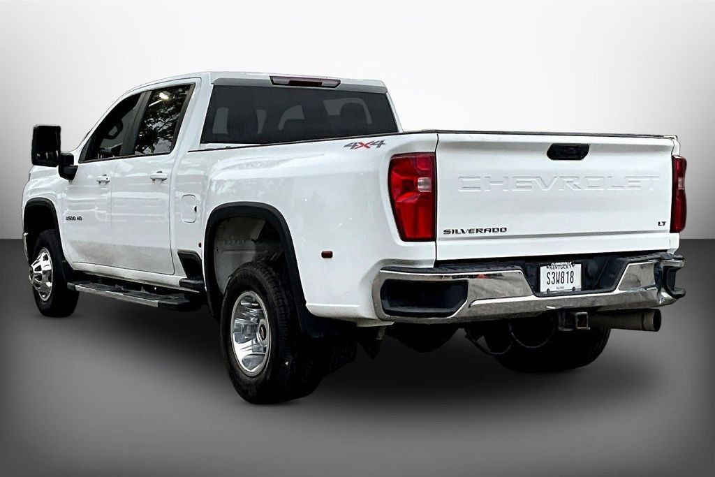 Used 2023 Chevrolet Silverado 3500 LT AWD/4WD image 4