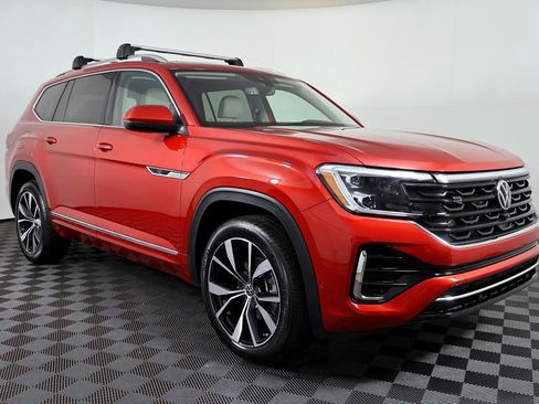 Used 2024 Volkswagen Atlas SEL Premium R-Line AWD/4WD image 5