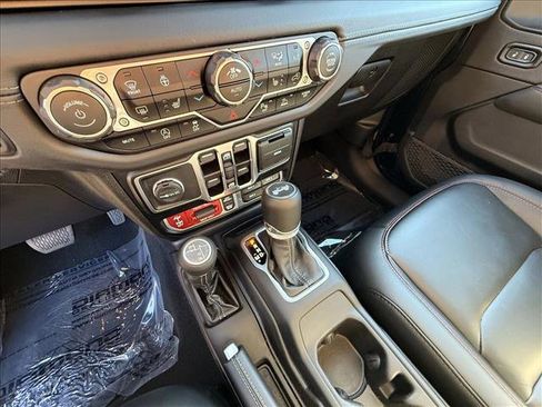 Used 2024 Jeep Wrangler Unlimited Rubicon w/ Technology Group image 24