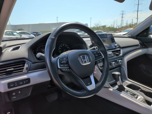 Used 2018 Honda Accord Touring image 30
