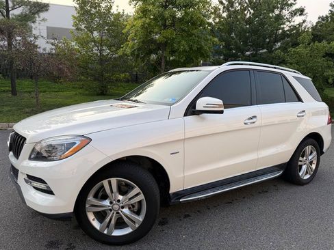 Used 2012 Mercedes-Benz ML 350 BlueTEC 4MATIC image 2