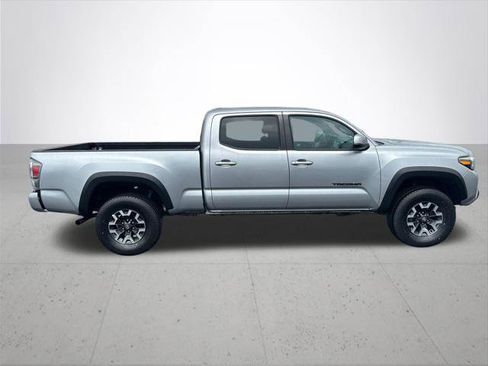 Certified 2023 Toyota Tacoma TRD Off-Road w/ Technology Package AWD/4WD image 7