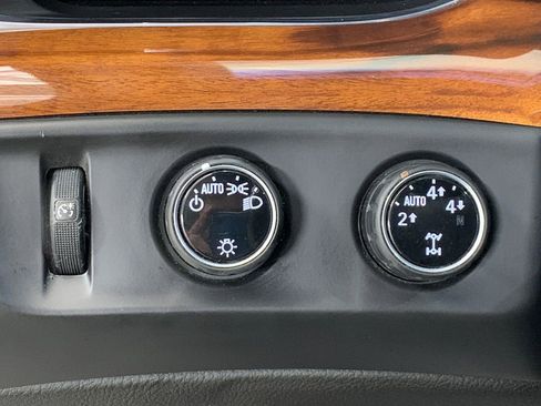 Used 2015 Cadillac Escalade ESV Premium image 13