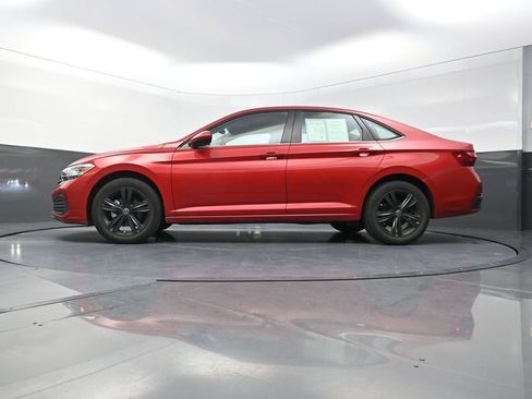 Used 2023 Volkswagen Jetta SE w/ Panoramic Sunroof Package FWD image 26