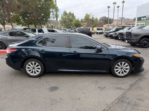 Used 2018 Toyota Camry LE FWD image 15