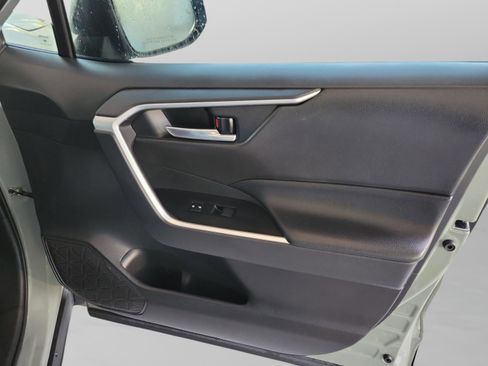 Used 2021 Toyota RAV4 XLE image 24
