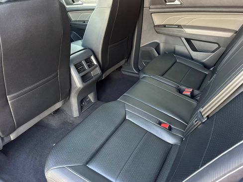 Used 2023 Volkswagen Atlas Cross Sport SE w/ Panoramic Sunroof Package FWD image 12