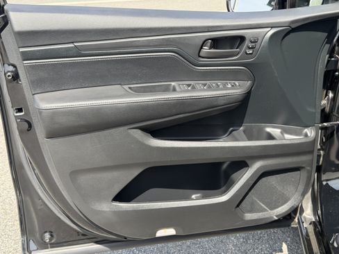 Used 2024 Honda Odyssey Sport image 13