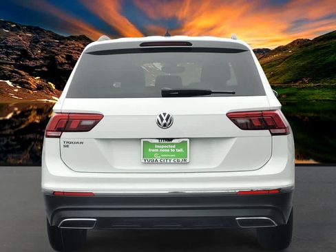 Used 2021 Volkswagen Tiguan SE w/ Panoramic Sunroof Package image 5