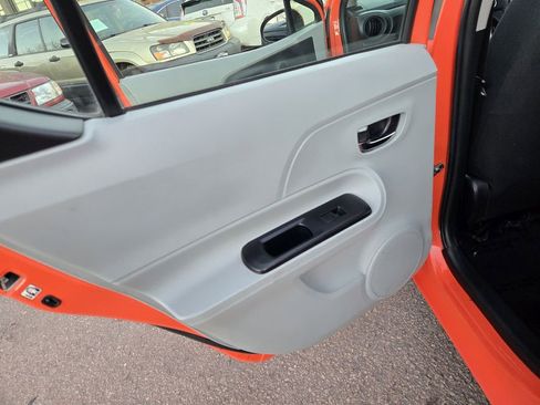 Used 2013 Toyota Prius C One image 19