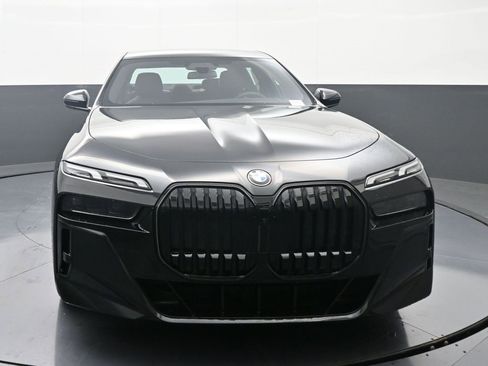 New 2026 BMW 740i xDrive image 2