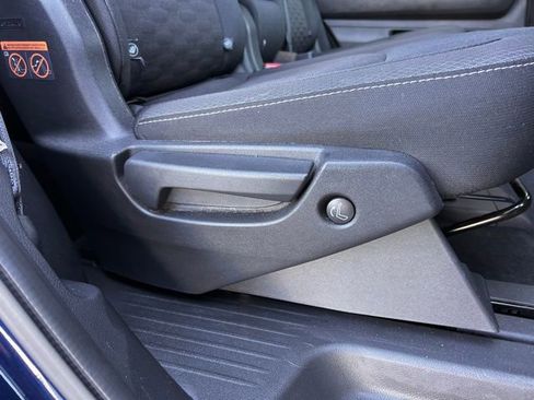 Used 2024 Nissan Pathfinder SV image 40