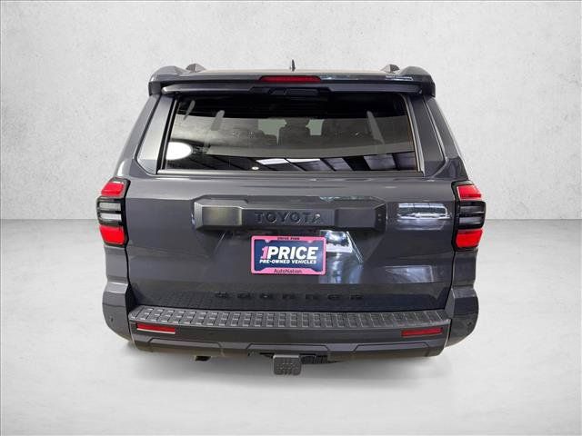 Used 2025 Toyota 4Runner TRD Off-Road Premium AWD/4WD image 4