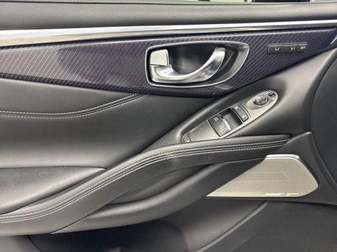 Used 2018 INFINITI Q60 Red Sport 400 w/ Sensory Package 3.0T Sport image 9