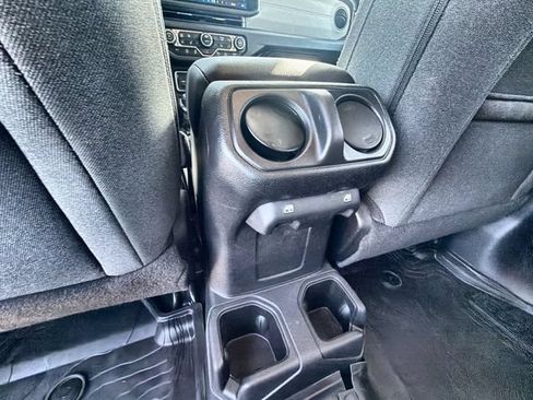 Used 2025 Jeep Wrangler Unlimited Sport AWD/4WD image 20