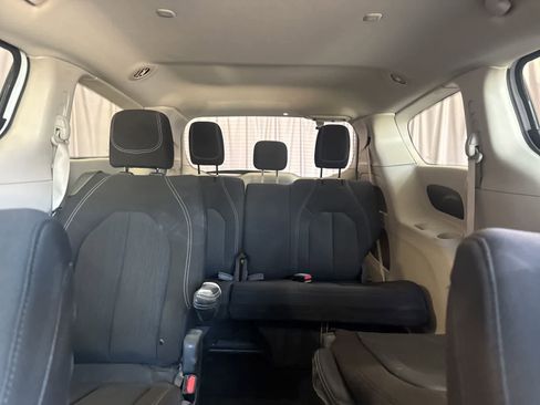 Used 2023 Chrysler Voyager LX FWD image 21