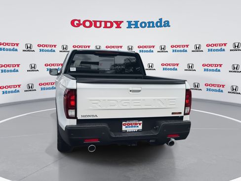 Used 2025 Honda Ridgeline TrailSport image 7