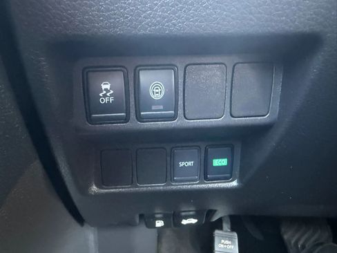 Used 2021 Nissan Rogue Sport S FWD image 17
