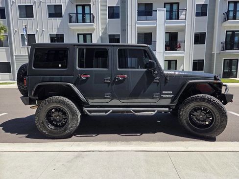 Used 2017 Jeep Wrangler Unlimited Sport w/ Quick Order Package 24S AWD/4WD image 5