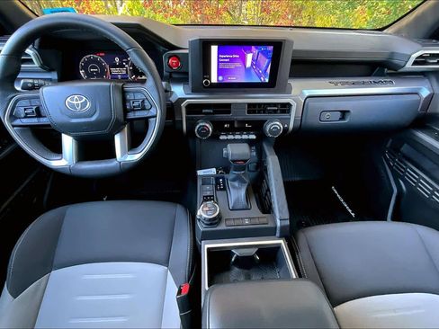 Used 2025 Toyota Tacoma TRD Off-Road image 13