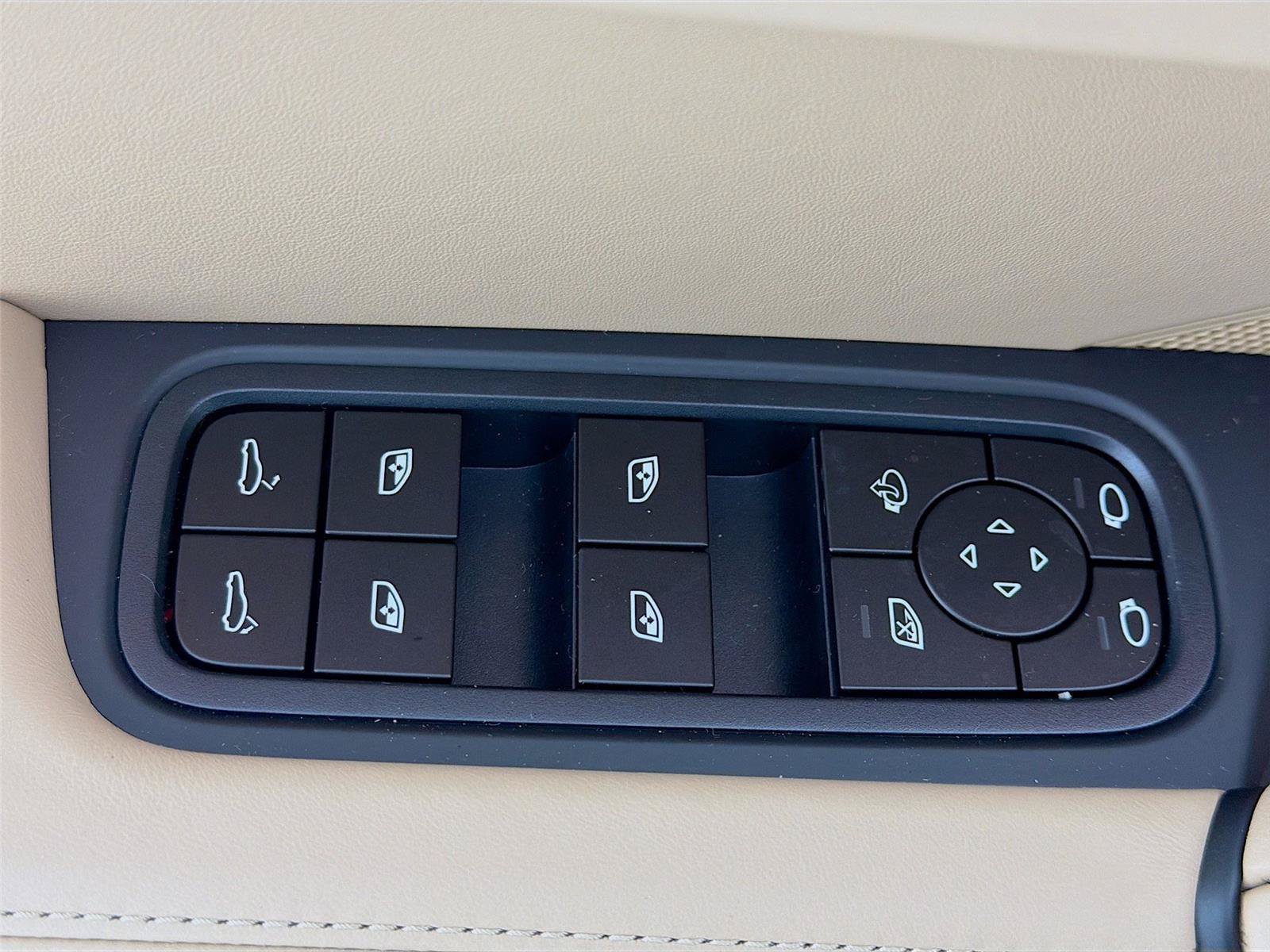 Used 2026 Porsche Cayenne Coupe AWD/4WD image 9