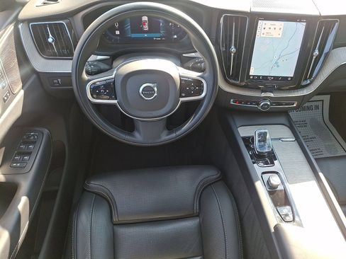 Certified 2022 Volvo XC60 B5 Inscription w/ Climate Package image 11