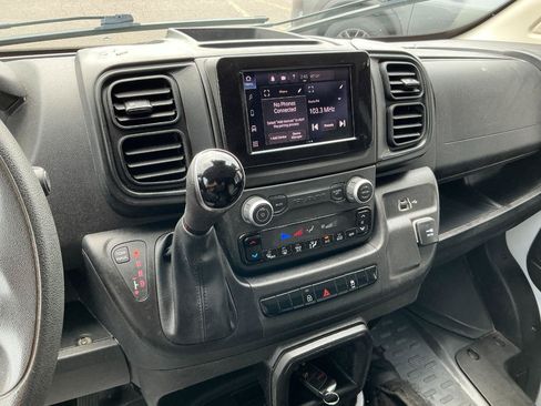 Used 2024 RAM ProMaster 2500 w/ Convenience Group FWD image 13