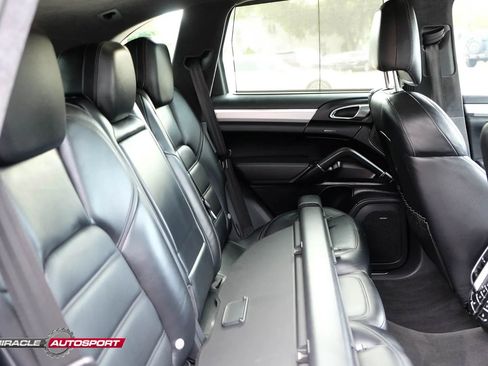 Used 2014 Porsche Cayenne Turbo AWD/4WD image 35