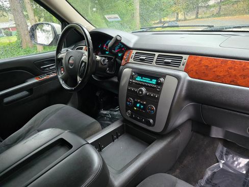 Used 2014 GMC Yukon SLE image 11