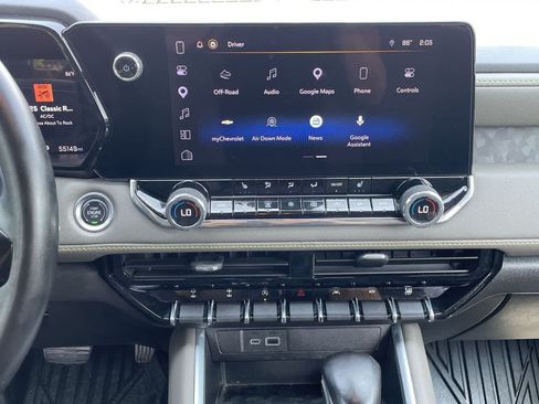 Used 2024 Chevrolet Colorado ZR2 w/ Technology Package AWD/4WD image 13