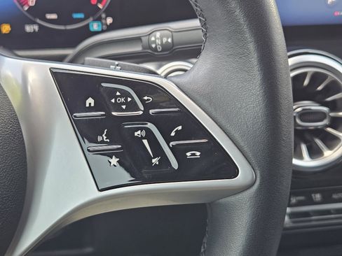 Certified 2025 Mercedes-Benz GLB 250 image 20