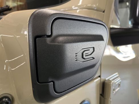 Used 2022 Jeep Wrangler Unlimited Rubicon 4xe w/ Cold Weather Group image 38