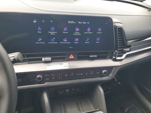 Used 2023 Kia Sportage EX image 15