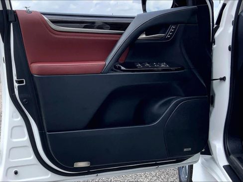 Used 2016 Lexus LX 570 4WD w/ Luxury Package image 41