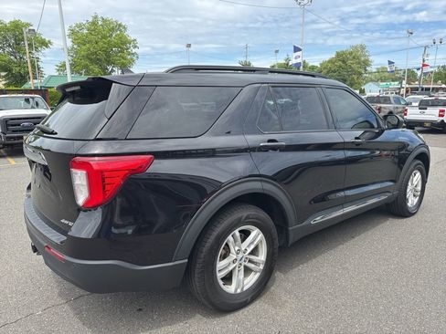 Used 2023 Ford Explorer XLT w/ Class IV Trailer Tow Package AWD/4WD image 6