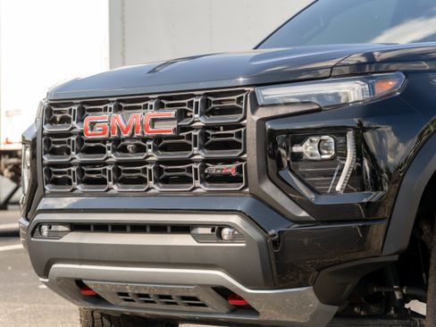 Used 2025 GMC Canyon AT4 w/ Technology Plus Package AWD/4WD image 38