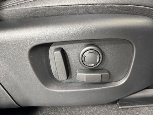 Certified 2026 Land Rover Range Rover Evoque S image 35