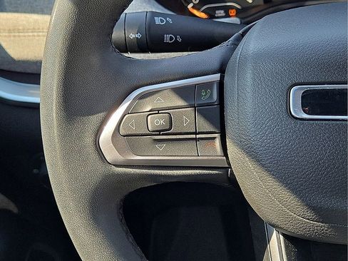 Used 2023 Jeep Compass Latitude image 20